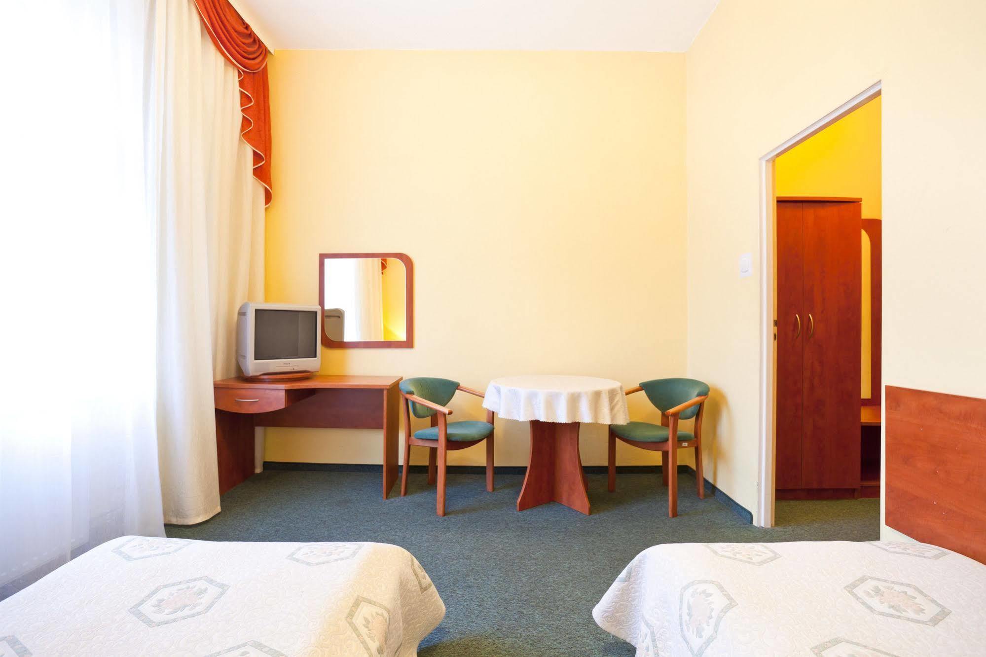Hotel Kapitan Шчечин Екстериор снимка