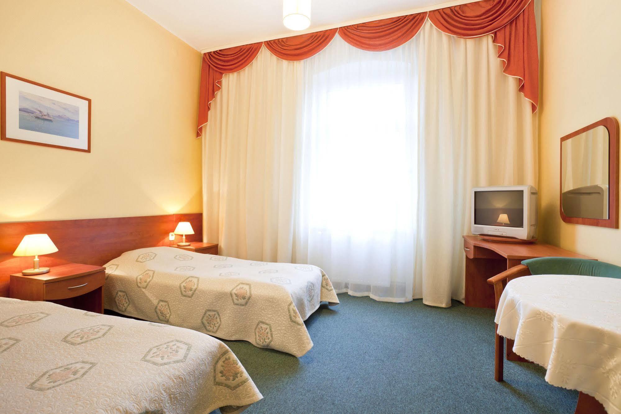 Hotel Kapitan Шчечин Екстериор снимка